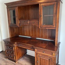 Havertys Martin’s Landing Desk With Hutch