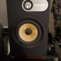 *New Reduced Price* B&W BOWERS AND WILKINS 602 S1 BOOKSHELF PAIR