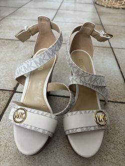 Michael Khors Size 6 M