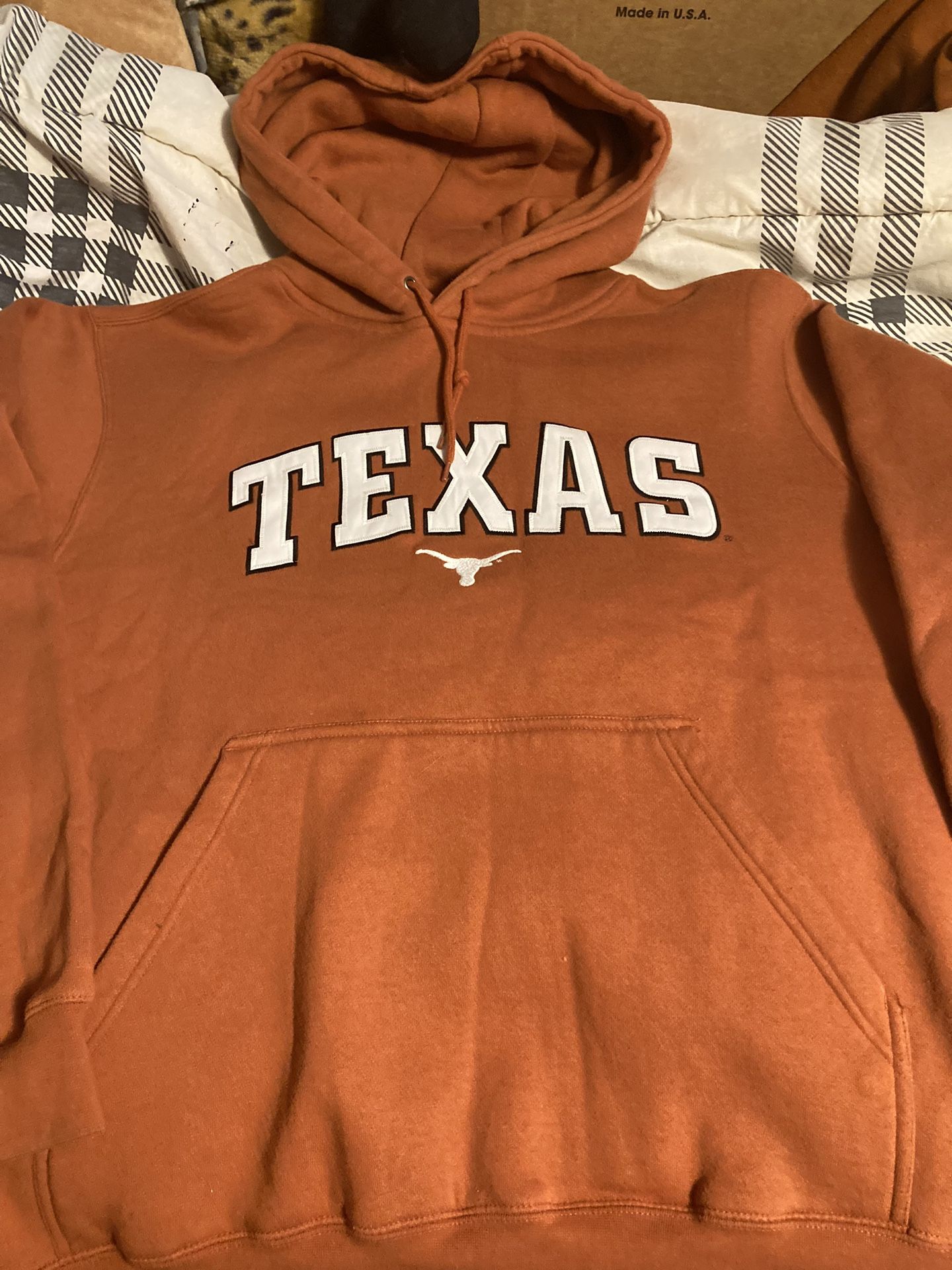 Texas Longhorns Hoodie Men's Size Large for Sale in Edinburg, TX - OfferUp