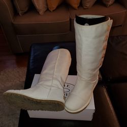 Ugg Boot ****Shoe Closet****