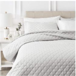 White Full/Queen Quilt Set