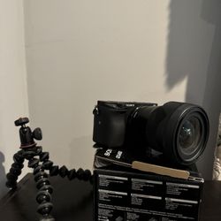 Sony a6400 Mirrorless Camera