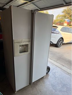 JennAir Side by Side Refrigerator Freezer