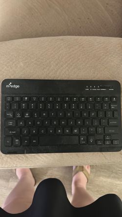 Wireless keyboard for iPad