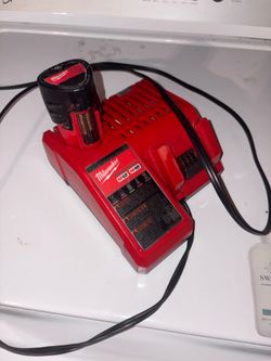 Milwaukee Charger and M12 2ah battery