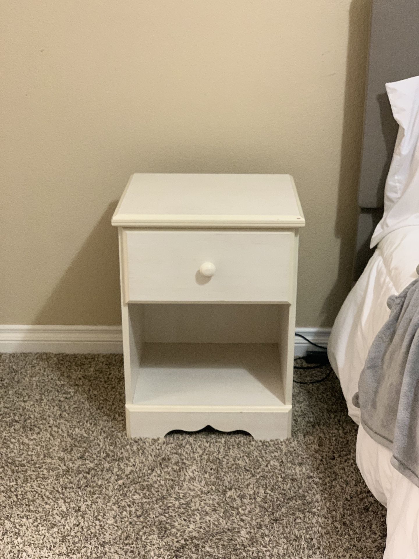 White Wood Nightstand Twin Full Queen King Bedroom Furniture Girls Drawer
