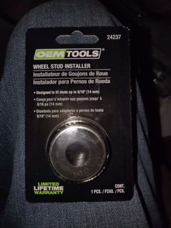 Wheel stud Installer