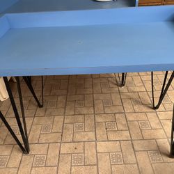 Sturdy Laundry Room Table