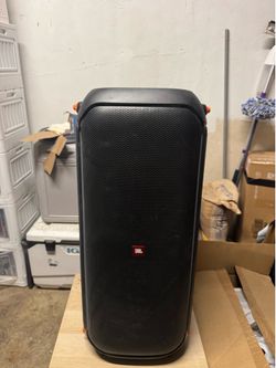 JBL PartyBox 710 – Powerful Bluetooth Speaker