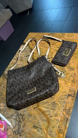 Micheal kors cross body bag wallet
