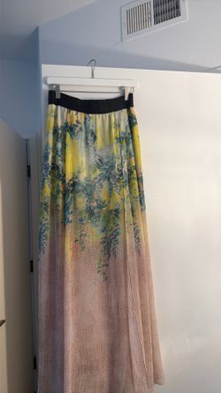 Bebe skirt