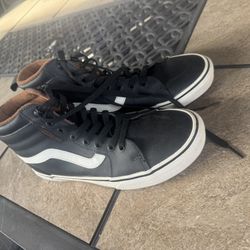 Men’s Size 8 Vans