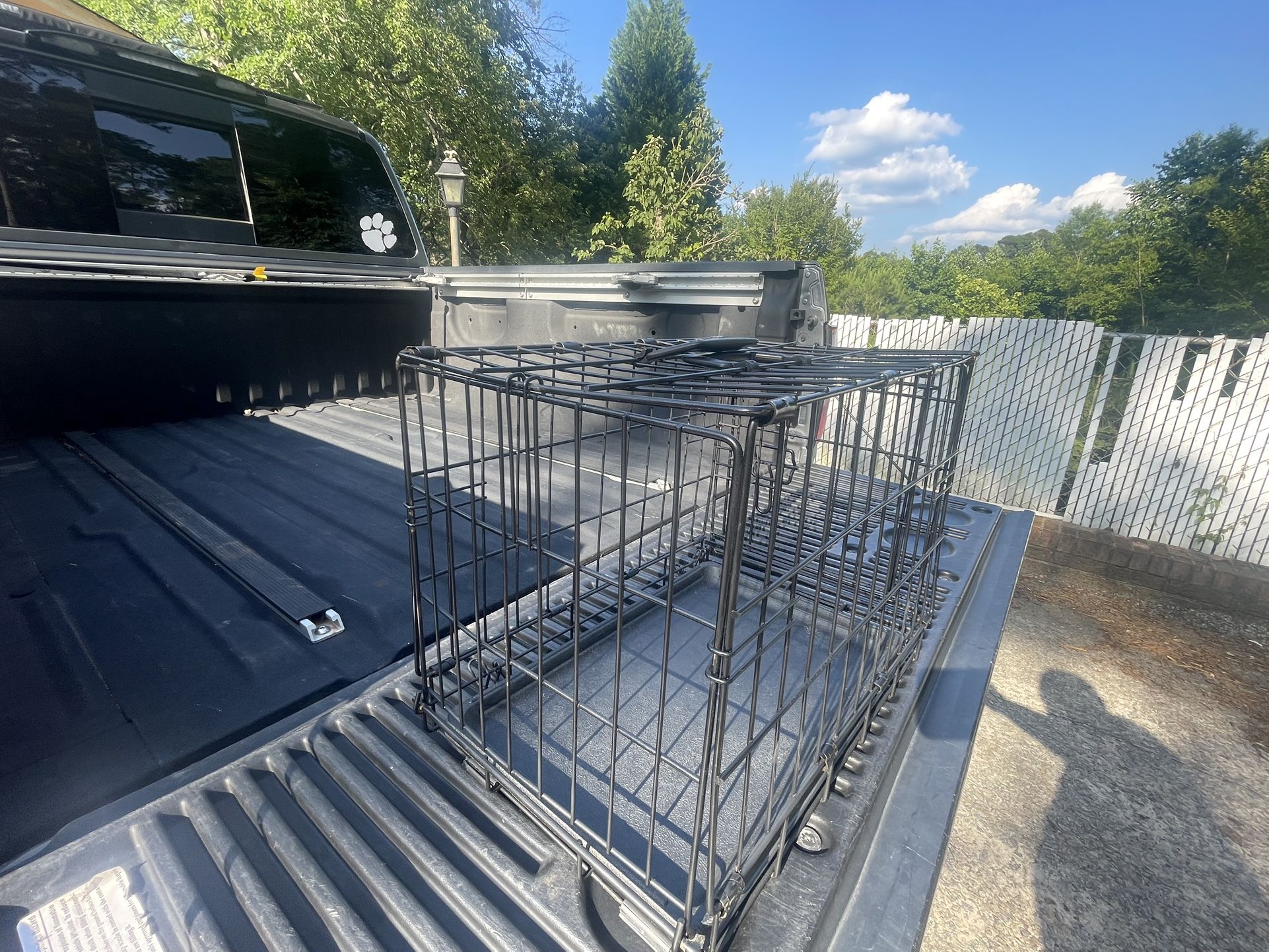 Single Door Crate, 30"L x 19"W x 21"H