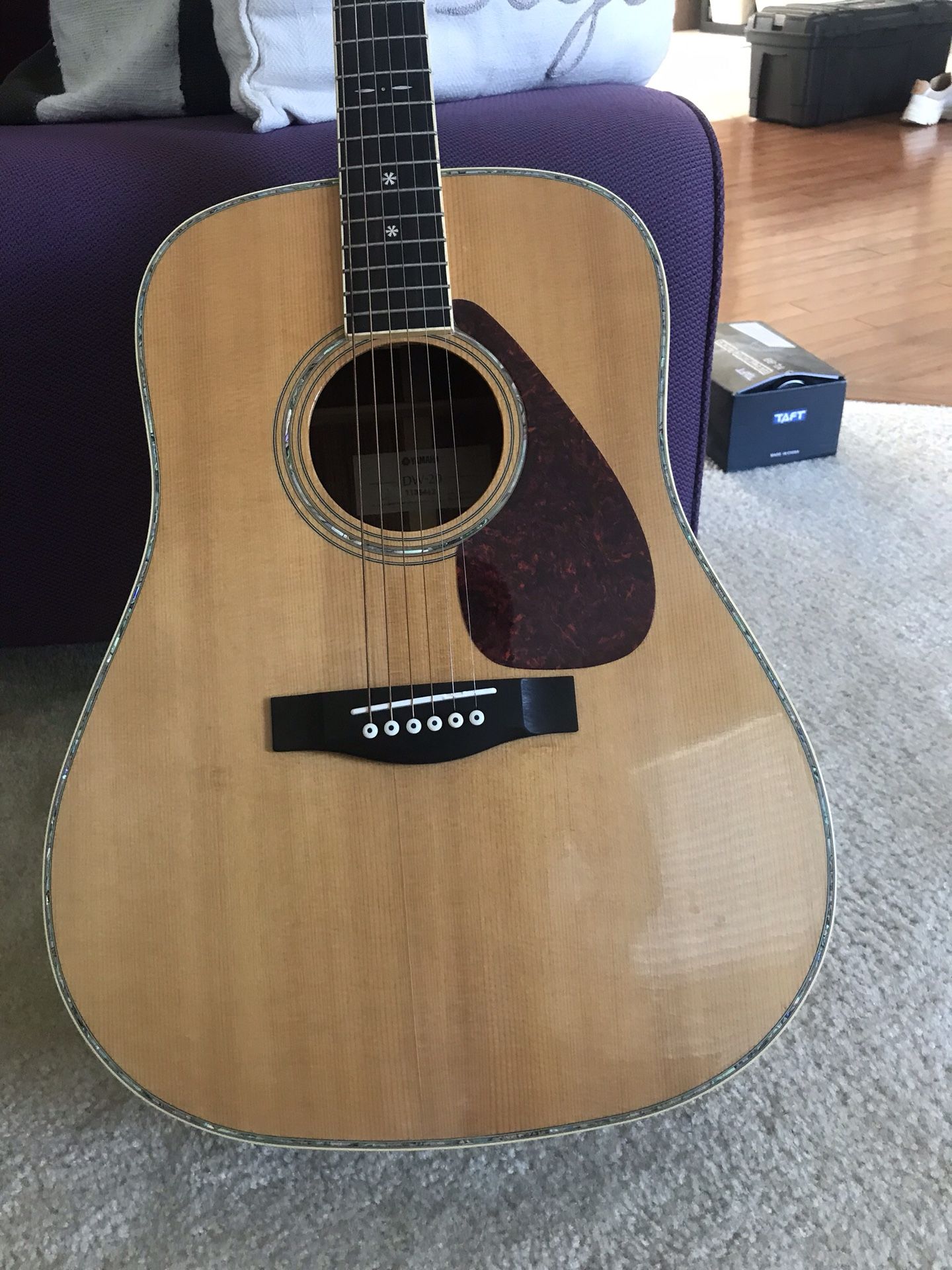 Yamaha guitar DW-20 solid top