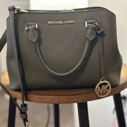 Michael Kors Purse / Handbag