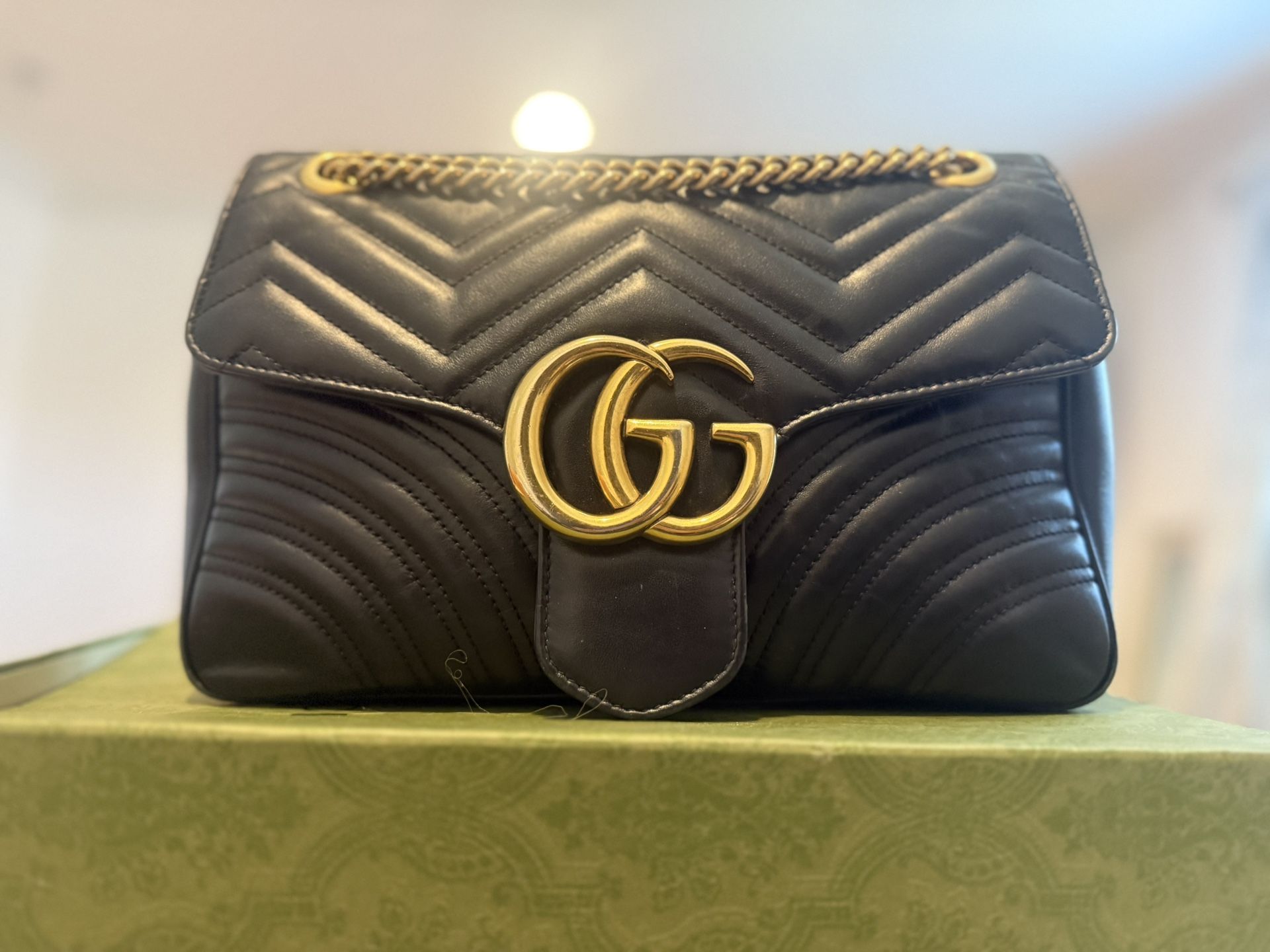 Gucci GG Marmont Medium Shoulder Bag