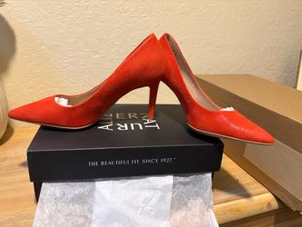 Anna Red Pumps