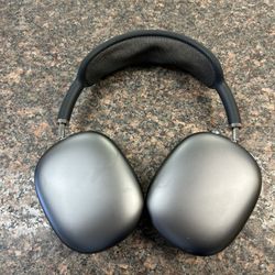 Apple AirPod Maxs 