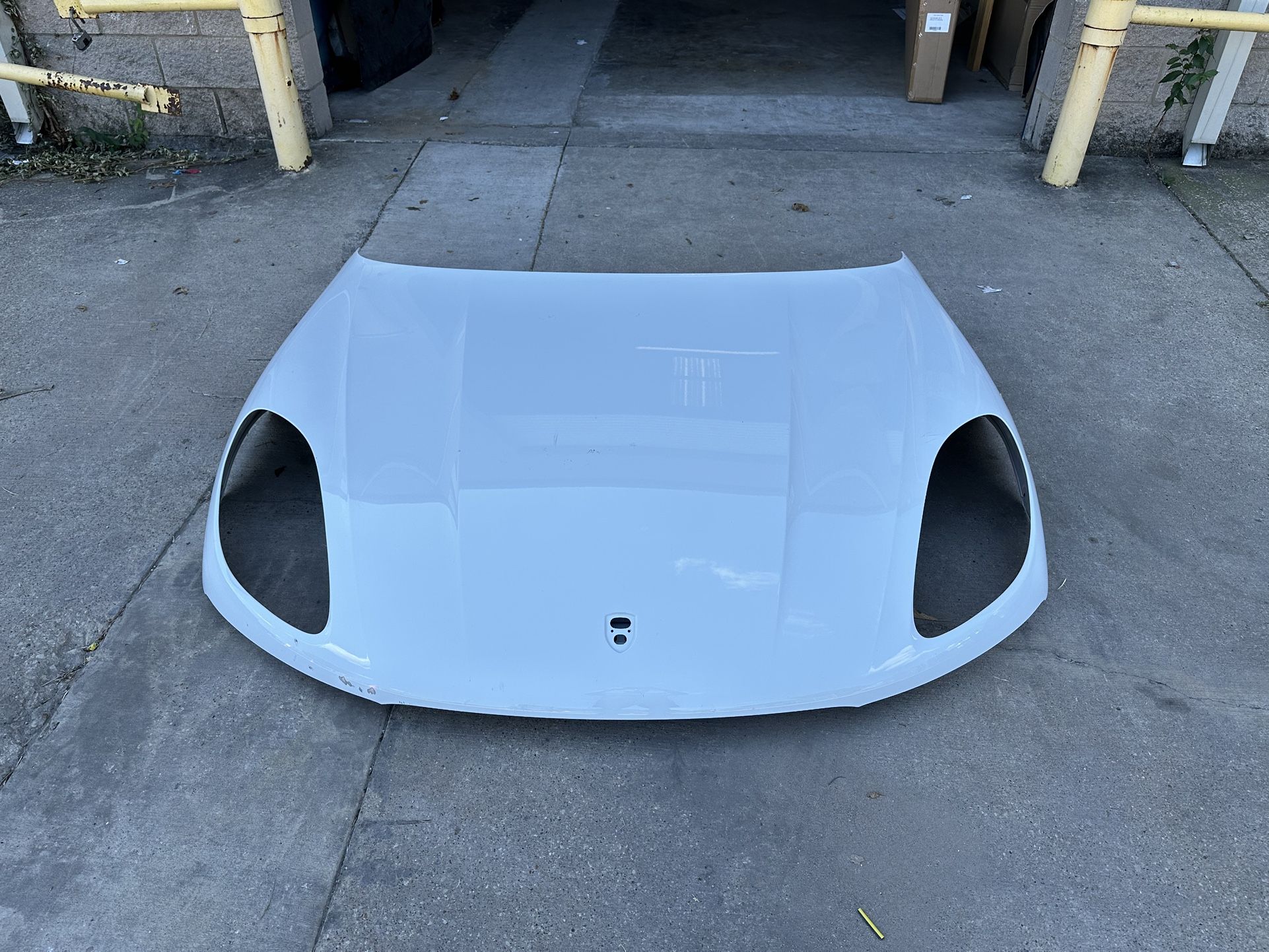 Porsche Macan Hood 15-25 ( Used Car Parts )