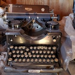 Antique 1931 Royal Typewriter