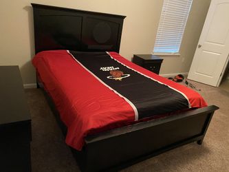 Queen mattress set for sale