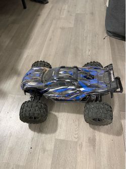Traxxas rustler ultimate.