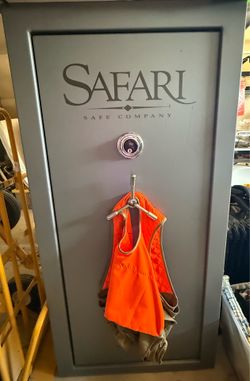 Cannon Safari 12-Gun Safe