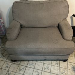 Sofa Selling It For Cheap
