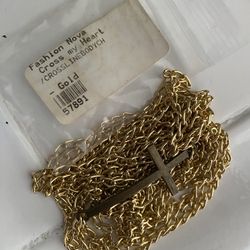 Fashion Nova Body Cross my Heart Chain