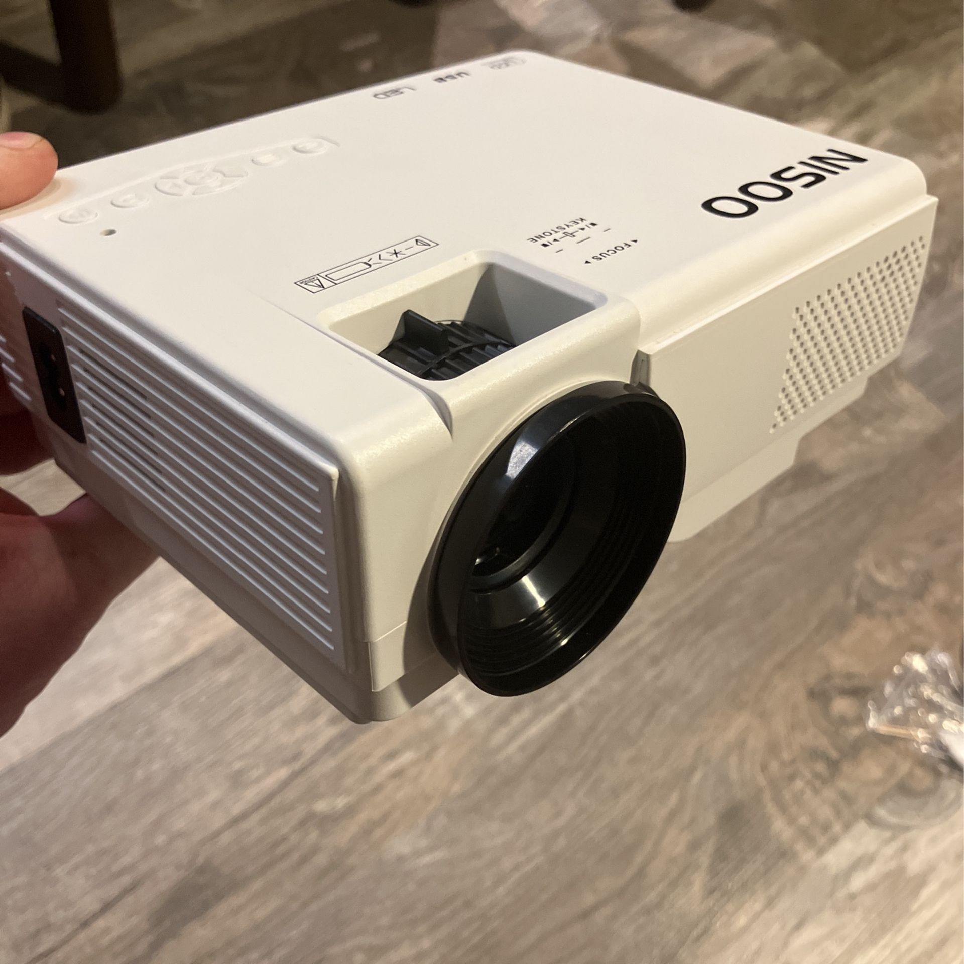 NISOO Projector
