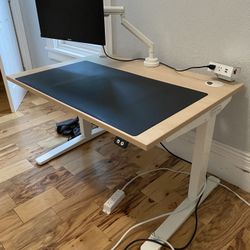 Uplift Standing Desk