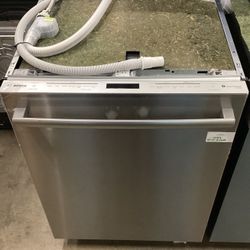 Bosch 800 Series 24 In. Top Control Tub Bar Handle Dishwasher 