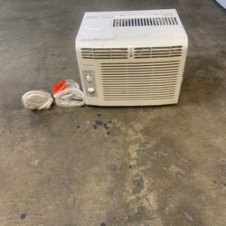 Small Window AC Unit 