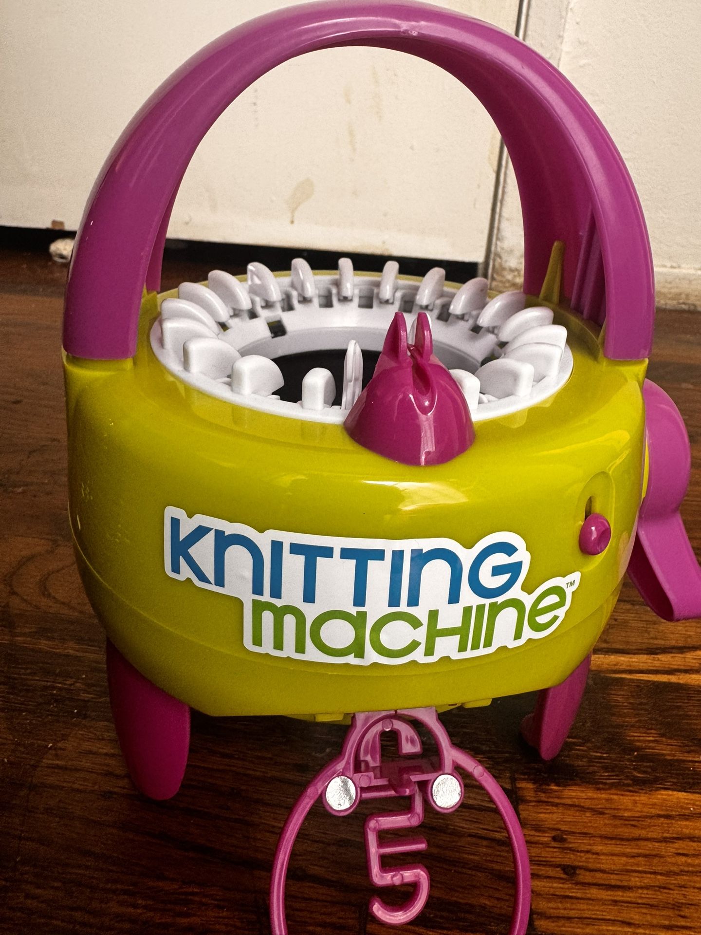 Knitting Machine