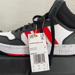 New** Kids Adidas Size 3 Hi top Shoes