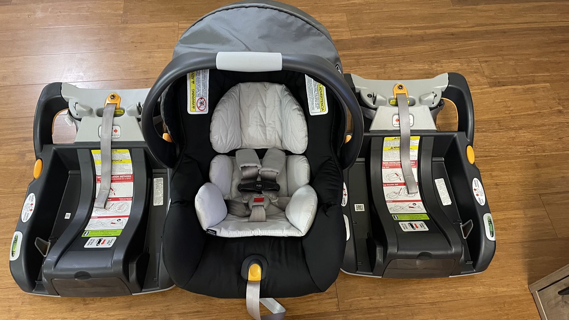 Chicco KeyFit 30 Infant Car Seat + 2 Base
