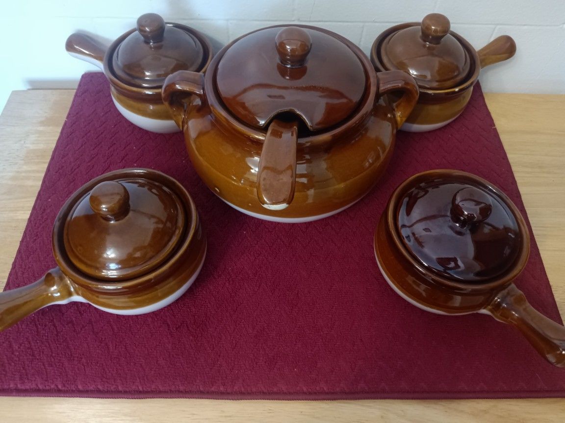 4 VTG french onion soup & Chili Crocks W/ Lids Large Serving Bowl W Lid & Ladle $100