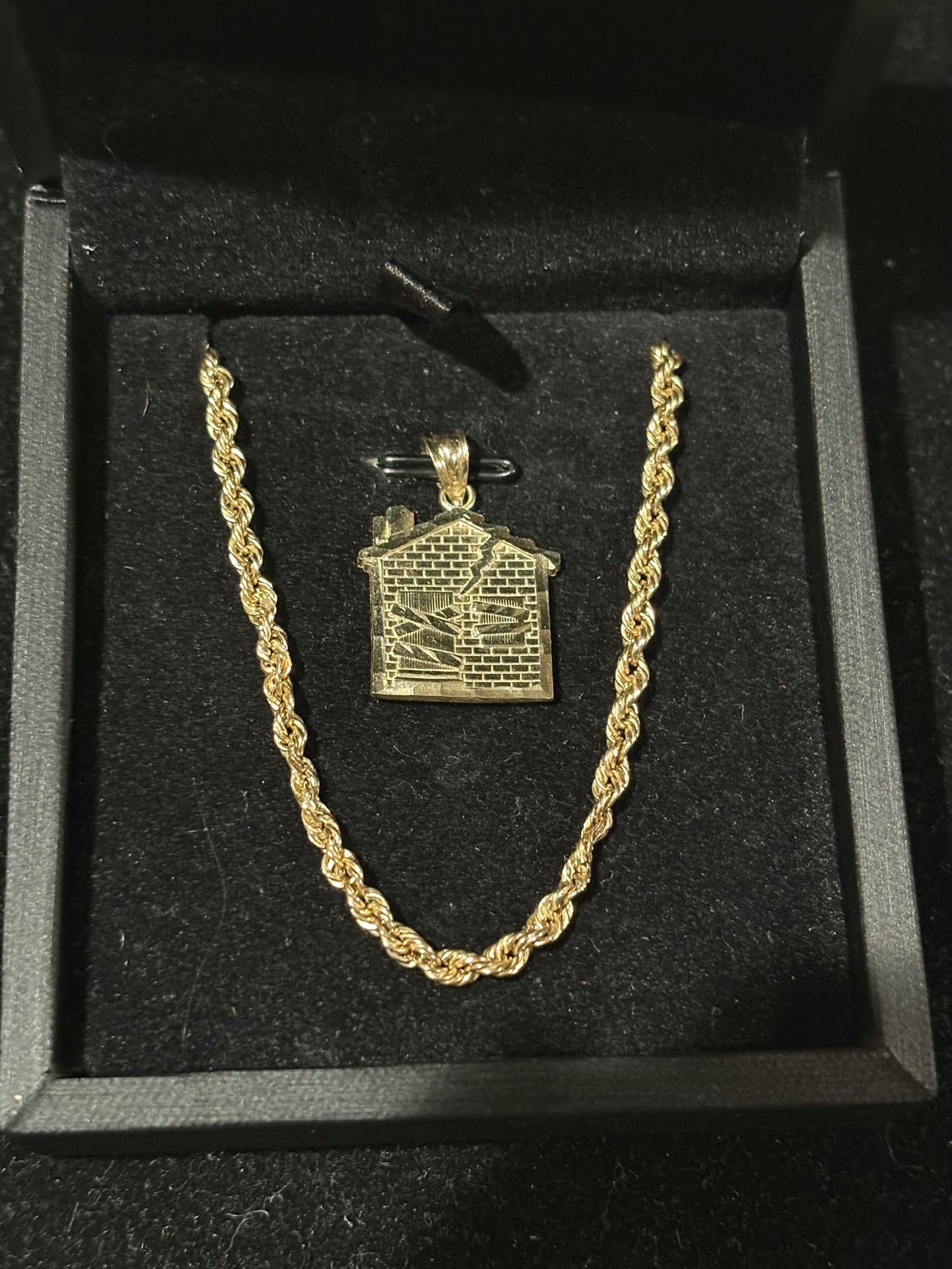 10kt Rope Chain & Trap house Pendant