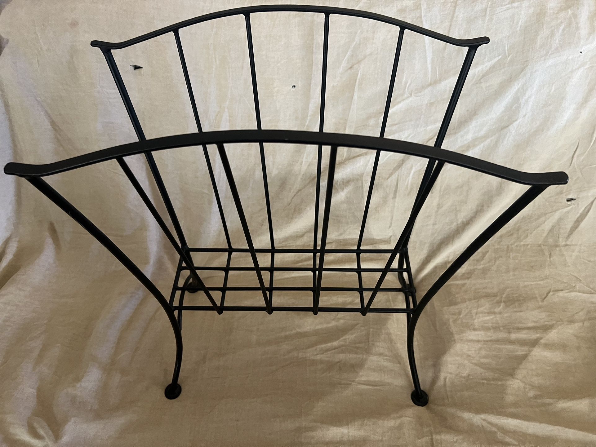 Metal Magazine Rack