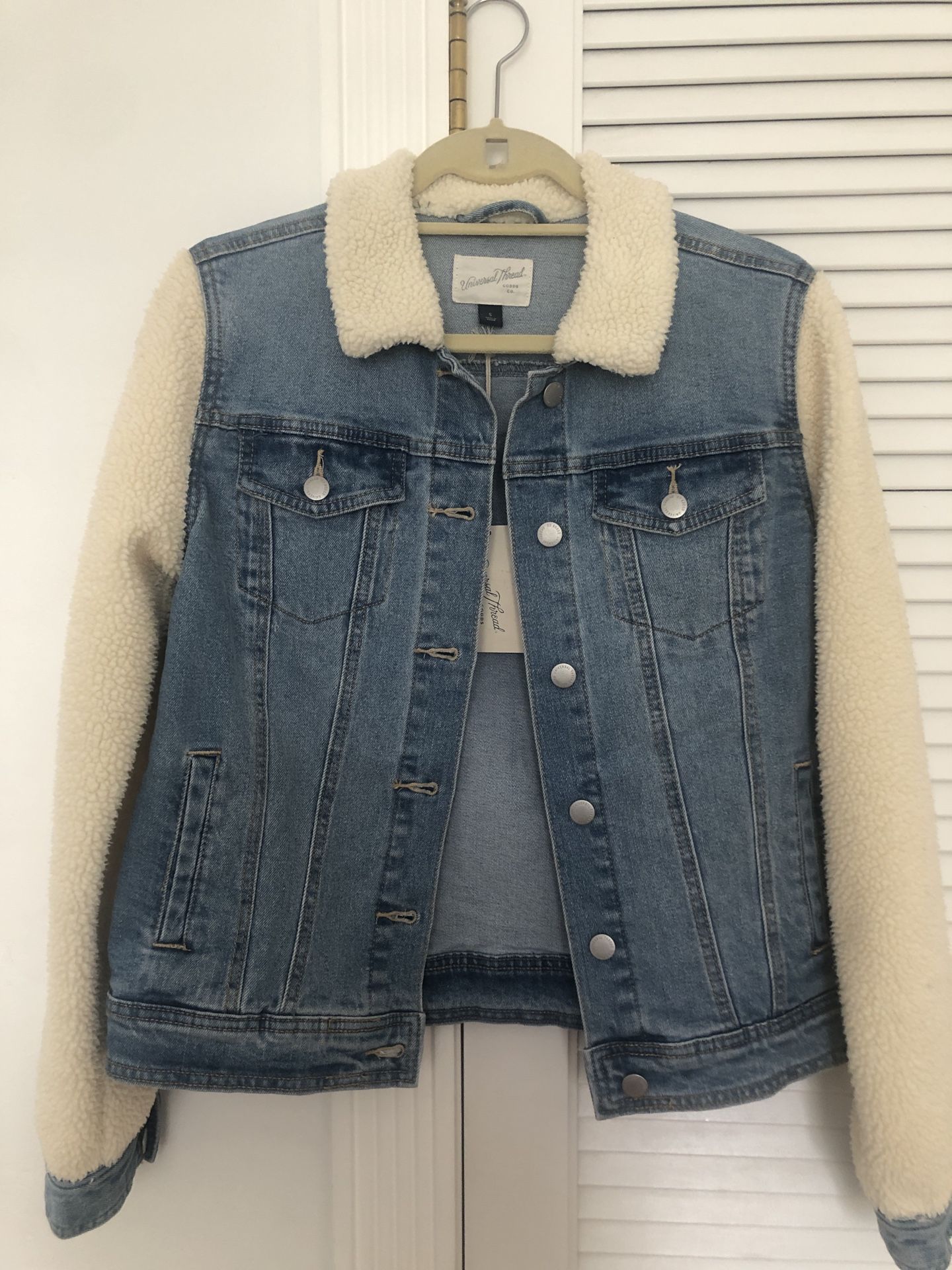 Denim Sherpa jacket woman size small