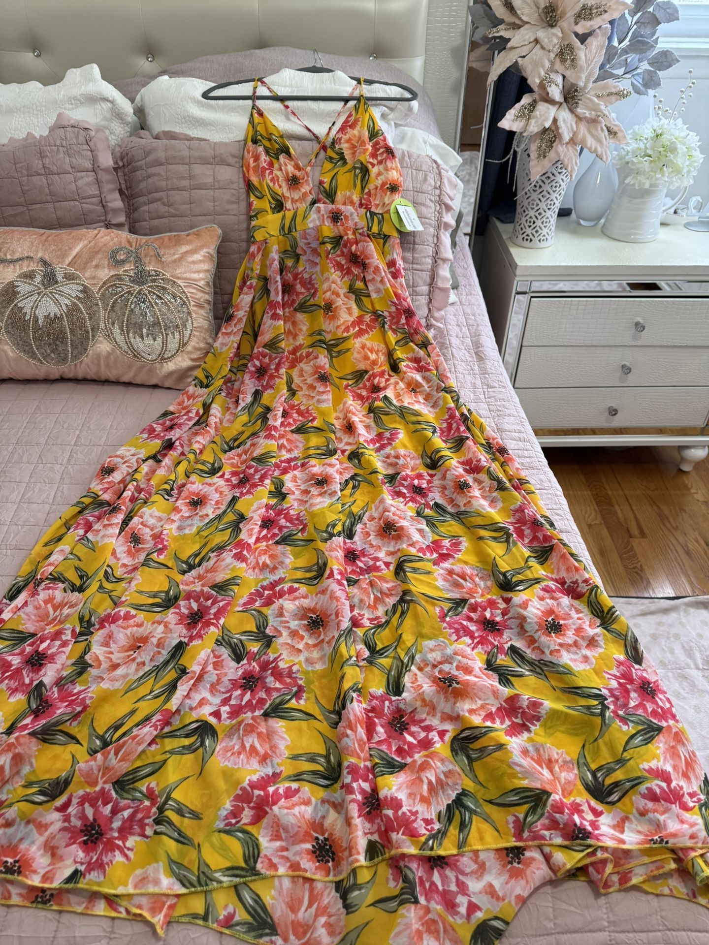 Windsor Chiffon Maxi Dress Size Large, New Whit Tags