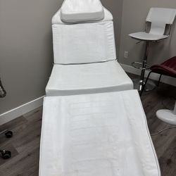 Professional Electric Adjustable esthetician/Facial Massage Bed with stool