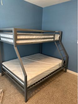 Metal Frame Bunkbed w/ 2 New Mattresses