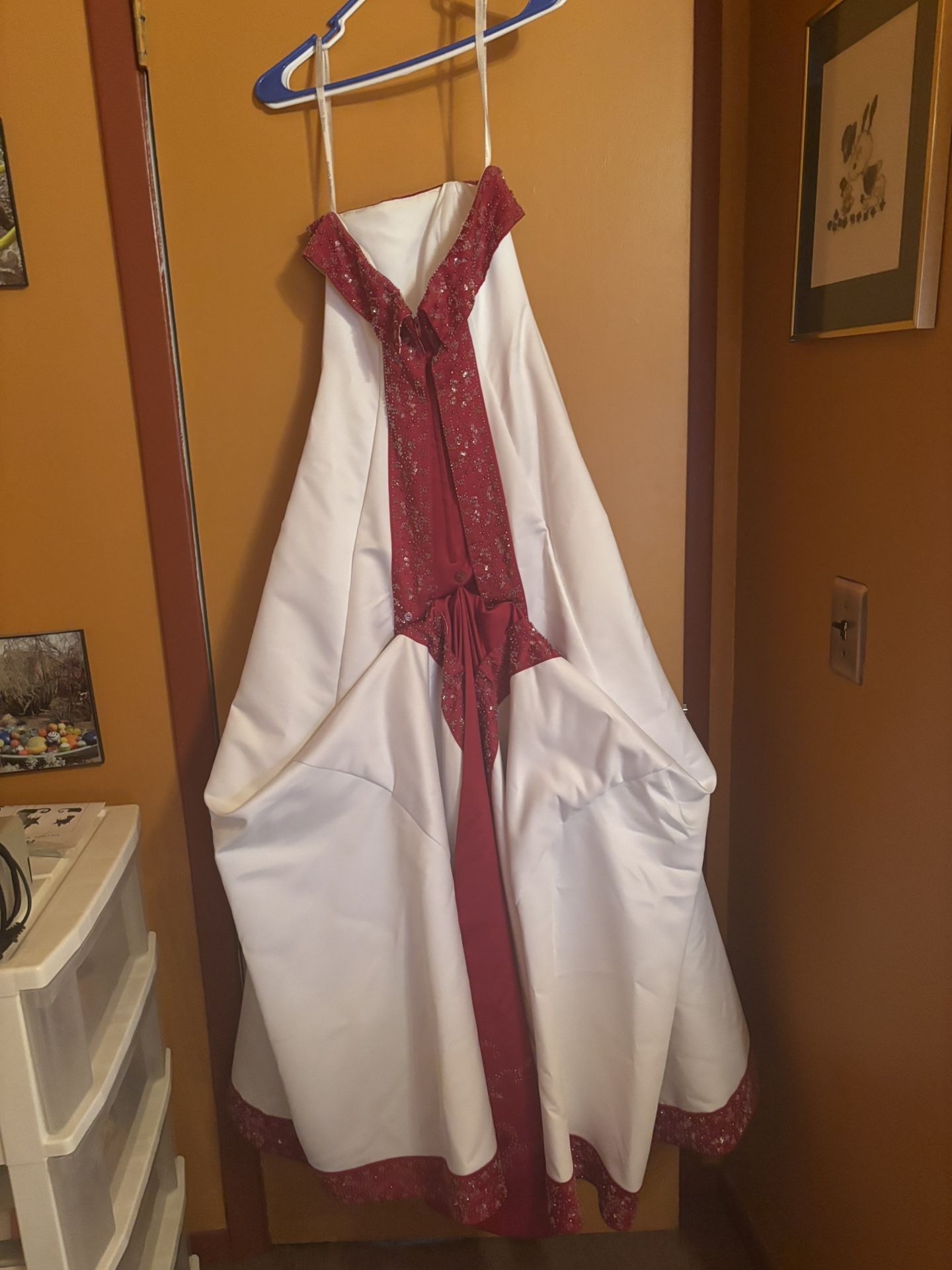 Wedding gown