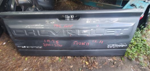 2019 -25  Chevy Silverado 2500 tailgate