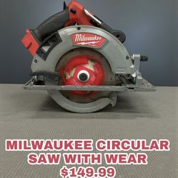 MILWAUKEE CIRCULAR SAW WITH WEAR 