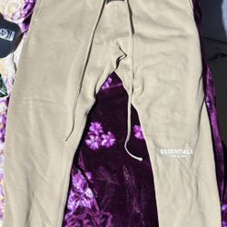 Essentials pants (Medium)