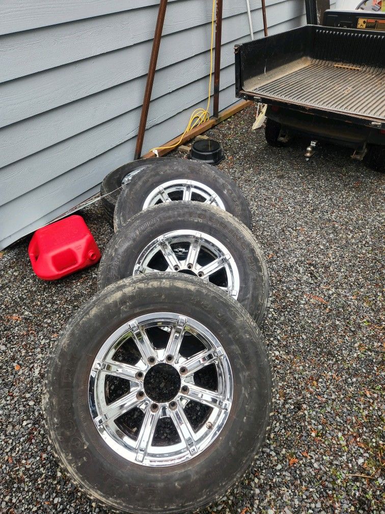 Four 265/70R17 Rims for Sale in Lynnwood, WA - OfferUp