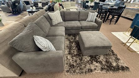 SECTIONAL WITH OTTOMAN